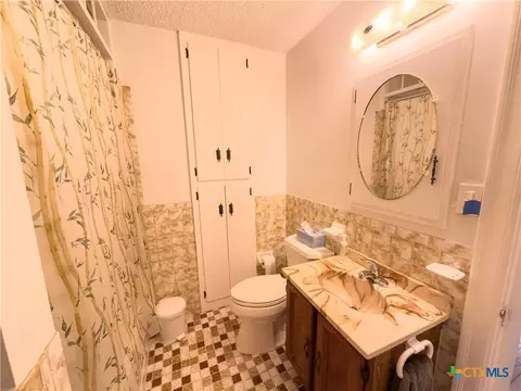 Bath - 137 Fm 774, Refugio, TX 78377 photo 3 of 3