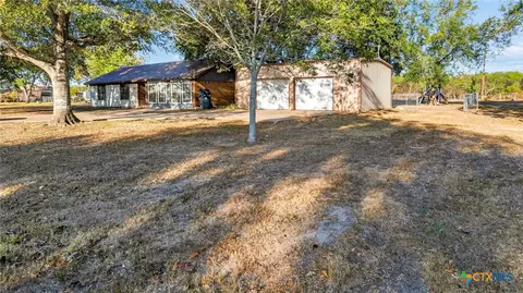 304 Sun Valley Dr, Victoria, TX 77904