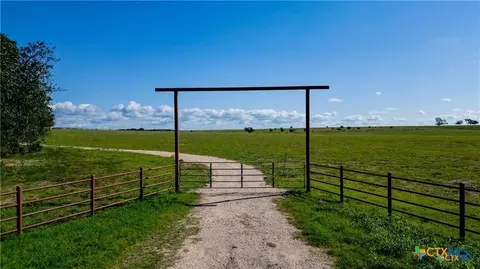 555 And 559 Bylerpool Rd, Kingsbury, TX 78638