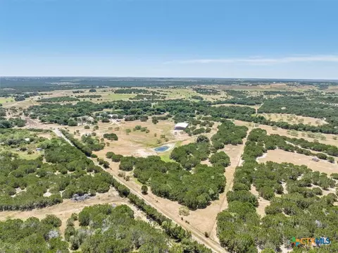 2 County Road, Lampasas, TX 76550