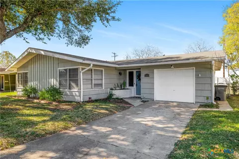 4805 Lilac Ln, Victoria, TX 77904