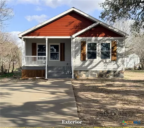 203 Villa St, Cuero, TX 77954