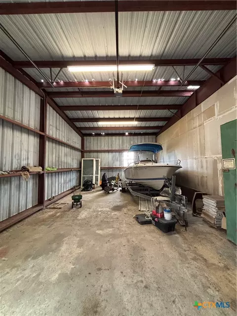 612 W Jefferson Ave, Port O'connor, TX 77982