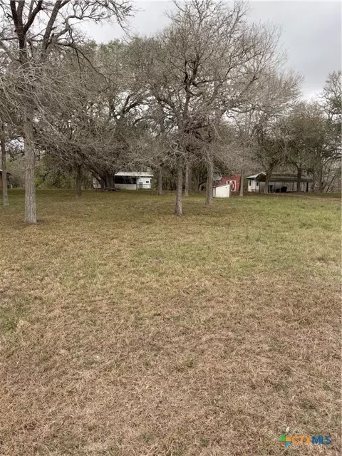 34 River Ridge Rd, Cuero, TX 77954