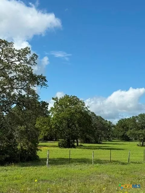 0 Fm-1447, Yoakum, TX 77995