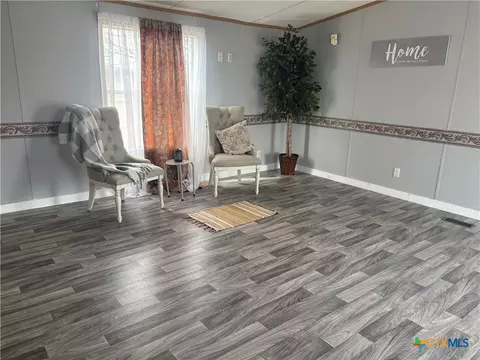 160 Kickapoo Trl, Seguin, TX 78155