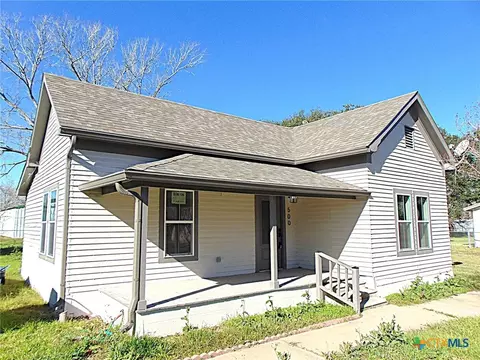 500 S Texana St, Hallettsville, TX 77964