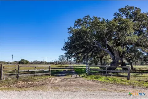 000 County Road 284, Edna, TX 77957