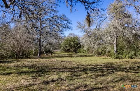 000 County Road 284, Edna, TX 77957