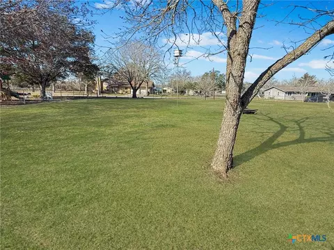 lot On S Pecan St, Flatonia, TX 78941