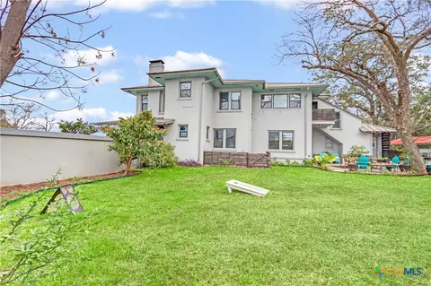 503 S Austin St, Seguin, TX 78155