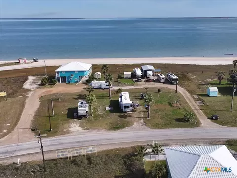 1081 N Ocean Dr, Port Lavaca, TX 77979