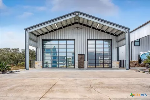 82 Circle Hook, Port O'connor, TX 77982