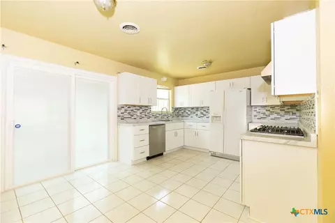 3003 Zephyr Rd, Killeen, TX 76543