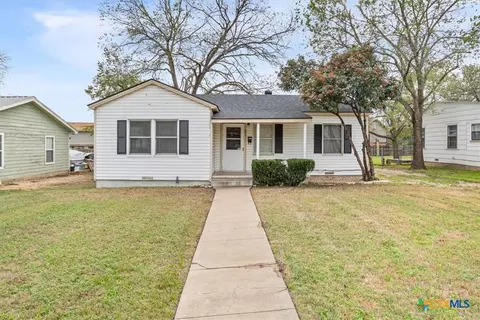 809 E 12th Ave, Belton, TX 76513