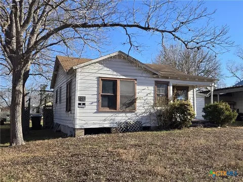 508 E French St, Cuero, TX 77954