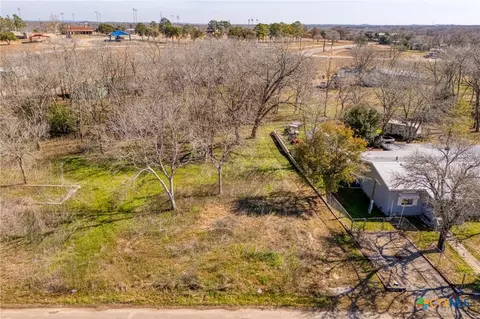 1018 N Hackberry Ave, Luling, TX 78648 photo 6
