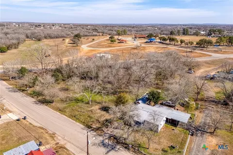 1018 N Hackberry Ave, Luling, TX 78648 photo 3