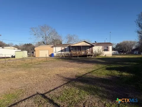 811 Cadwell, Yoakum, TX 77995