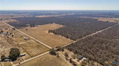 1387 County Road 304, Floresville, TX 78114