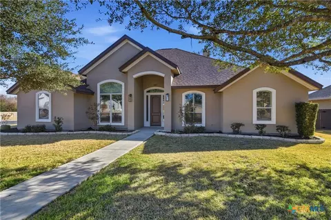 647 Oak Creek Pkwy, Seguin, TX 78155