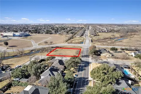 3949 Pinehurst Dr, Taylor, TX 76574 photo 14