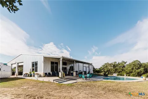 1440 Old Goliad Rd, Cuero, TX 77954