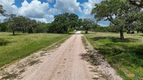 750 Lassman Rd, Goliad, TX 77963