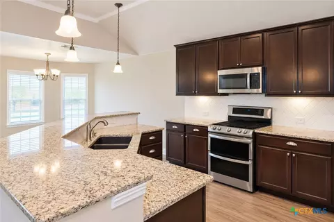 Kitchen - 2002 Rustic Manor Dr, Temple, TX 76502 photo 2 of 2