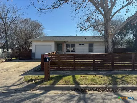 904 Houston St, Killeen, TX 76541