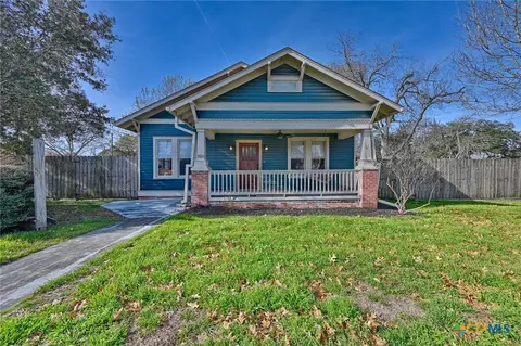 306 N Avenue E, Shiner, TX 77984