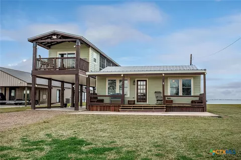 1067 N Cr 307, Port Lavaca, TX 77979