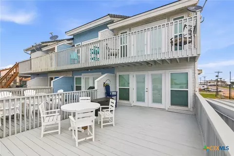 520 S 15th St, Port O'connor, TX 77982