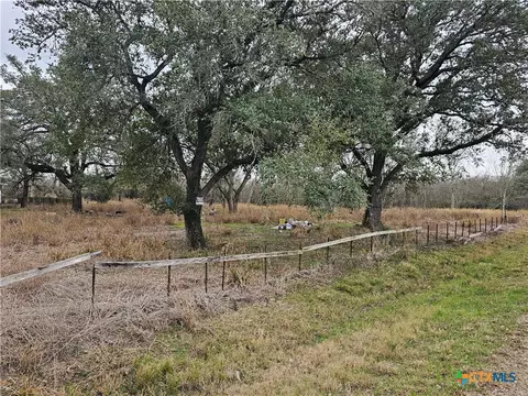 393 Jessica Dr, Victoria, TX 77904