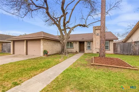110 Rio Vista Dr, Victoria, TX 77904