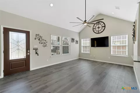Other - 320 Holly Ave, Luling, TX 78648 photo 1 of 9