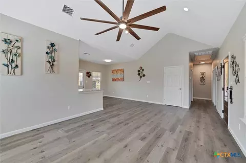 Entry Way - 320 Holly Ave, Luling, TX 78648 photo 2 of 2