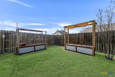 Exterior - 320 Holly Ave, Luling, TX 78648 photo 5 of 5