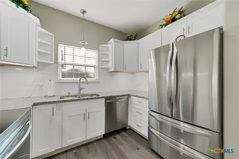 Kitchen - 320 Holly Ave, Luling, TX 78648 photo 2 of 2