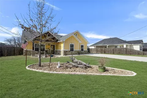 Exterior - 320 Holly Ave, Luling, TX 78648 photo 3 of 5