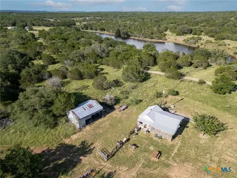 1595 Sky Ridge Rd, Lampasas, TX 76550