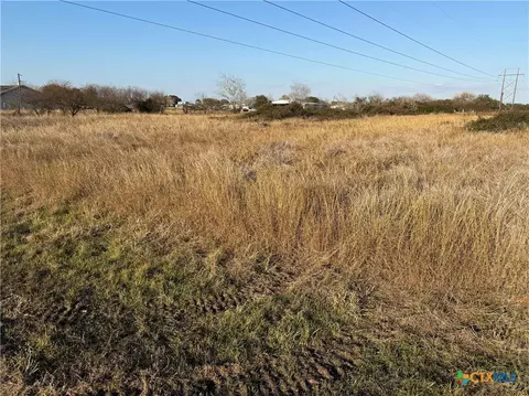 12 W Oaks, Victoria, TX 77905