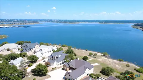 523 Oak Shores Dr, Canyon Lake, TX 78133