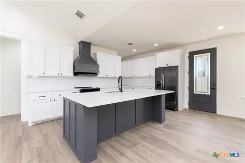 Kitchen - 4295 Stringtown Rd, Temple, TX 76501 photo 1 of 2