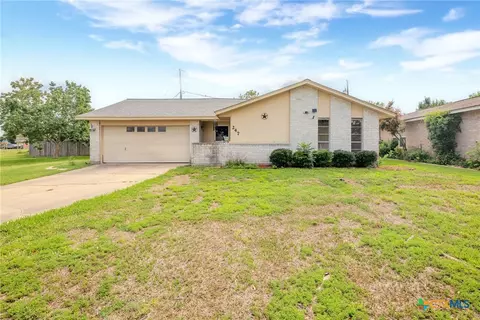 247 Goldenrod Ave, Victoria, TX 77904