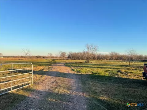 000 Fordyce Rd, Victoria, TX 77905