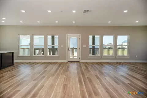 116 Whooping Crane St, Port O'connor, TX 77982