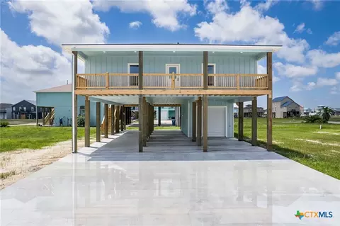 74 Whooping Crane St, Port O'connor, TX 77982