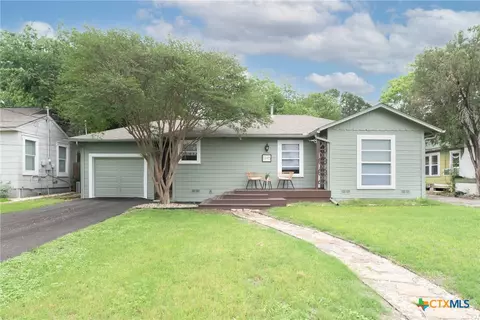 1345 Lee St, New Braunfels, TX 78130
