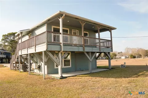 1978 Bayview Dr, Palacios, TX 77465
